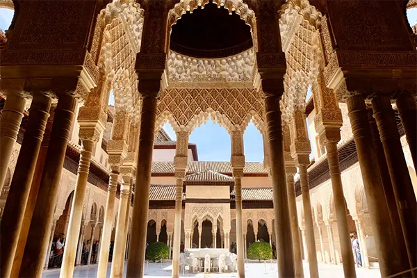 Maurská architektura Alhambra