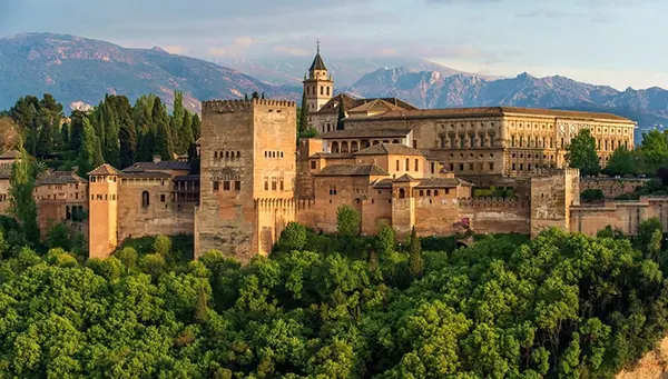 Mauru arhitektūra Alhambra