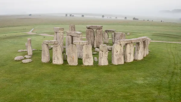 Cesta návštěvníků Stonehenge
